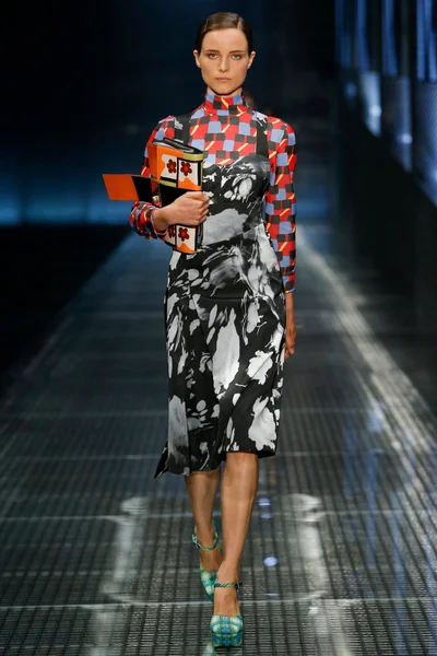 Look 38